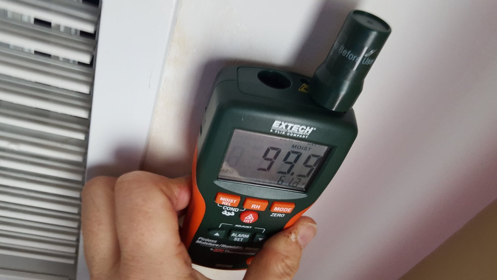 Extech pinless moisture meter