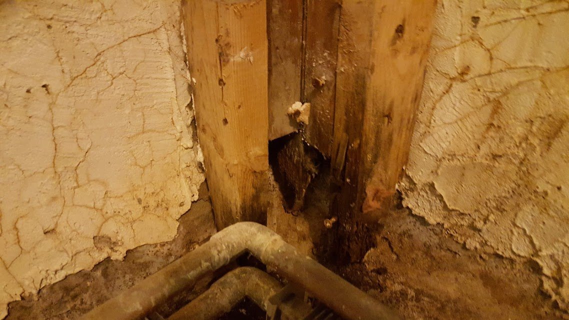 Leaking corner crack at inside foundation corner